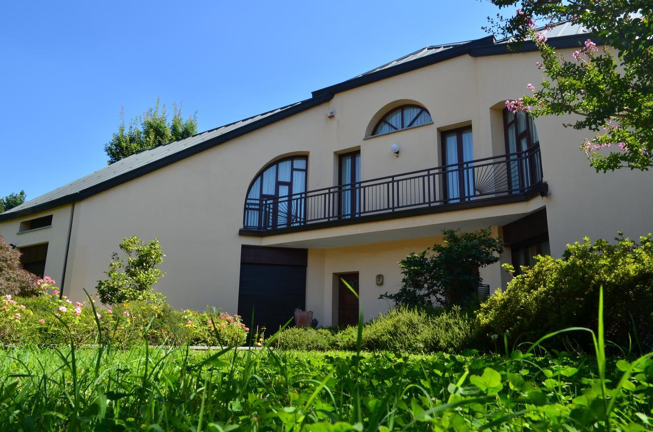 Villa Olivares Corbetta Exteriér fotografie